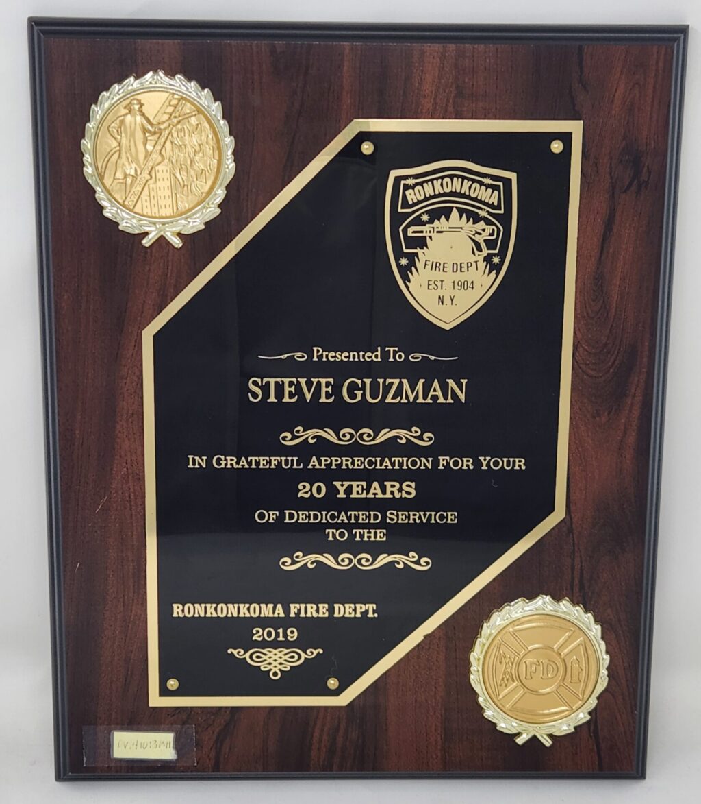 2 Mounts and Angle Engraving Plate.
