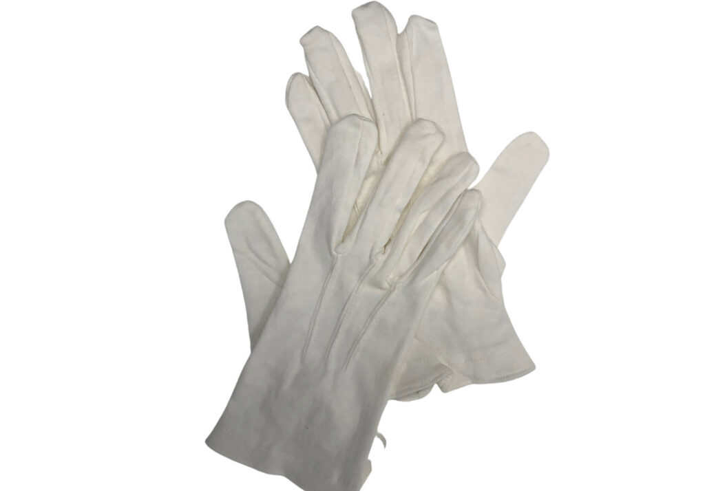 White Uniform Gloves with Seams and Snap at Wrist.