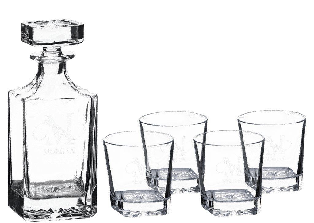 Square Glass Decanter with 4 Glasses.