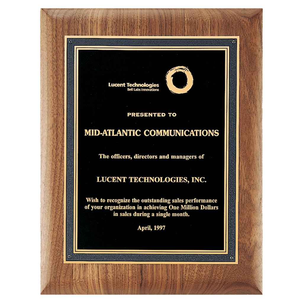 Walnut Plaque w/Textured Black Plate.